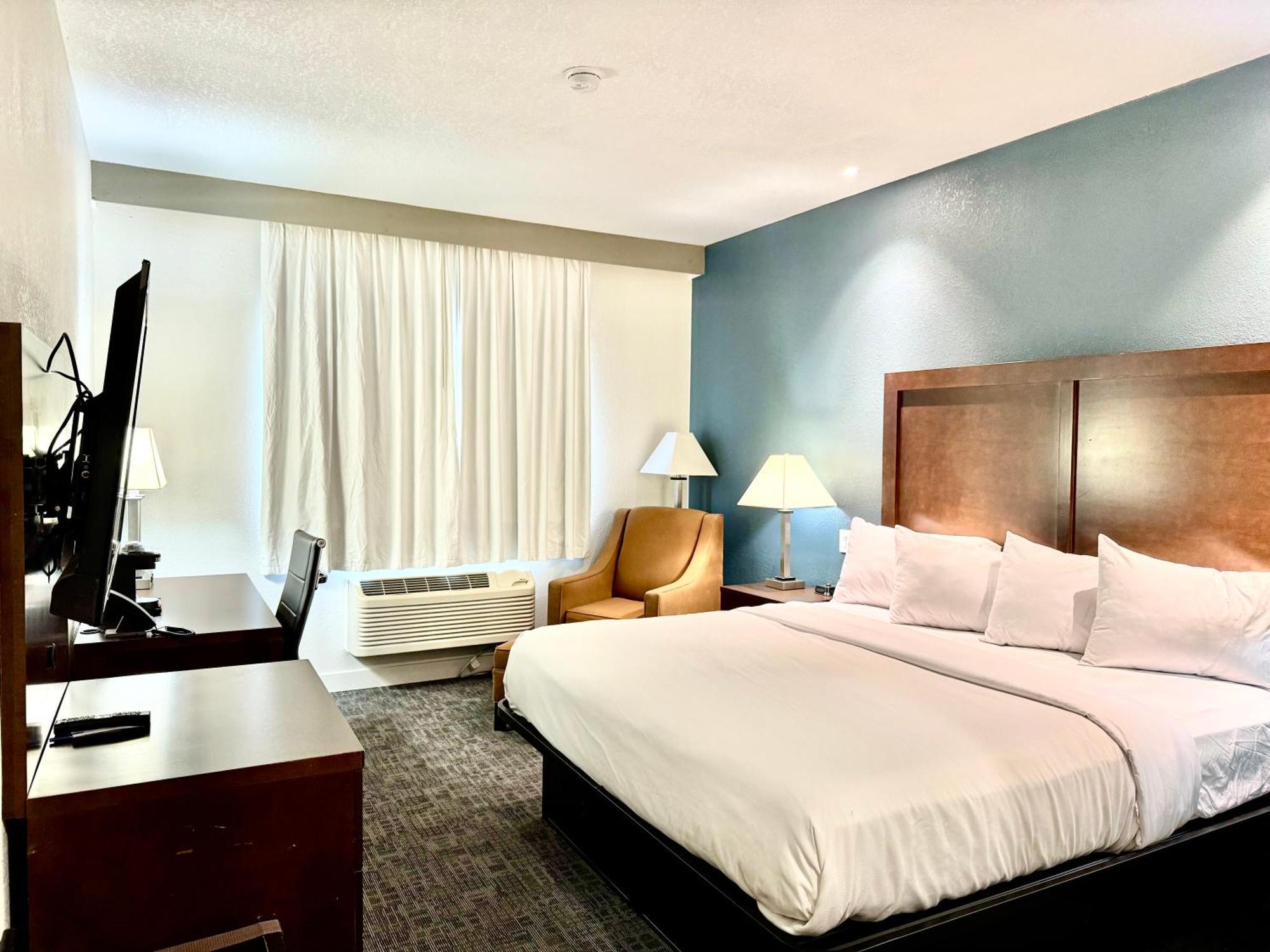 Baymont By Wyndham Richmond I-70 Exterior foto