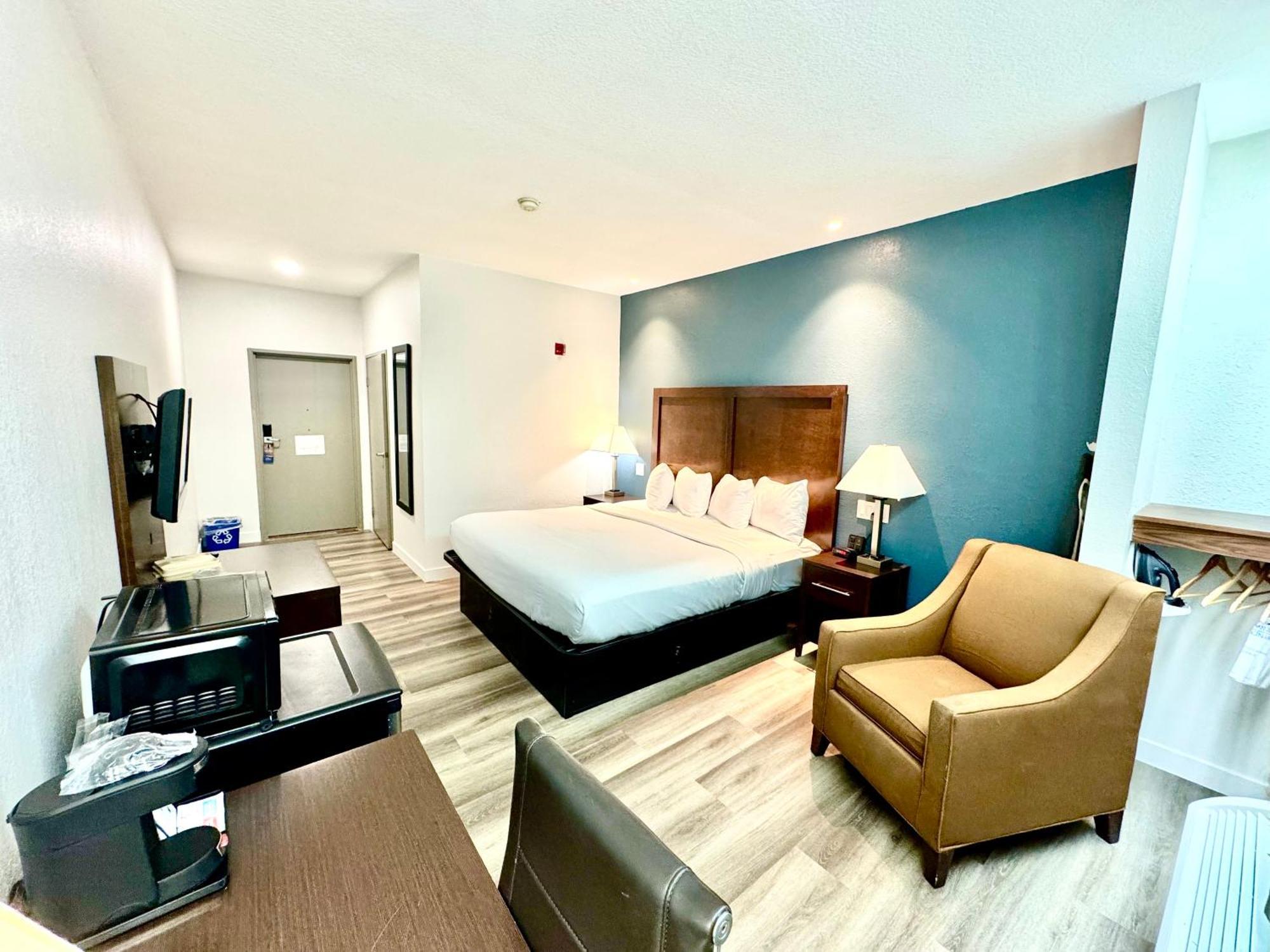 Baymont By Wyndham Richmond I-70 Exterior foto